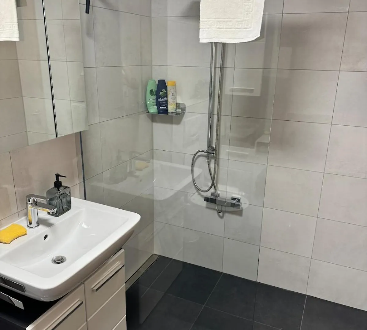 Komplett Neu Renovierte Wohnung! Ανόβερο Διαμέρισμα